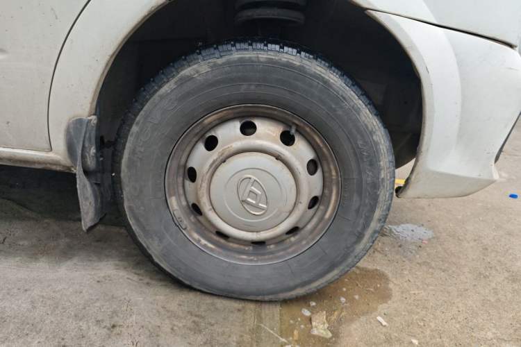 Used SAIC MAXUS Xintu V80 2021 2.0T Manual Classic Aoyuntong Long Wheelbase High-Roof 6/7/8/9-Seater Right Front Wheel Hub