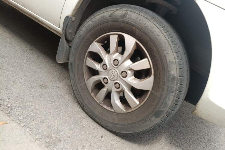 Used SAIC MAXUS Xintu V80 2021 2.0T PLUS AMT All-Rounder Short Wheelbase Mid-Roof 5/6/7/8/9-Seater Right Front Wheel Hub