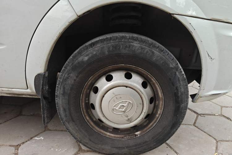 Used SAIC MAXUS Xintu V80 2021 2.0T Manual Classic Aoyuntong Short Wheelbase Mid-Roof 5/6-Seater Right Front Wheel Hub