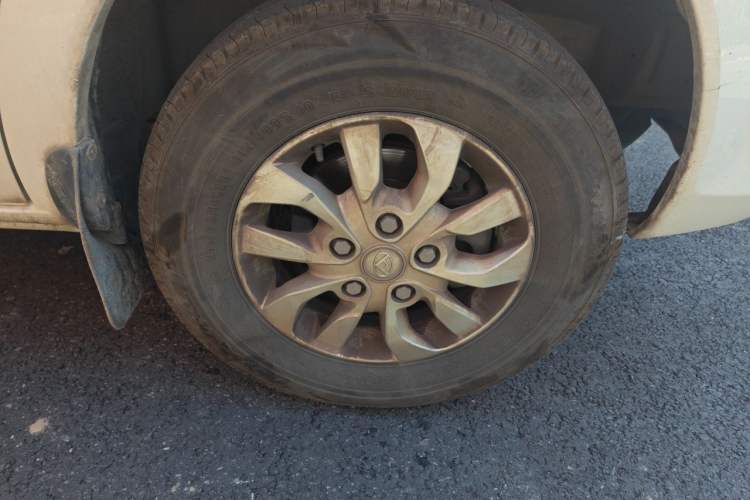 Used SAIC MAXUS Xintu V80 2021 2.0T PLUS AMT Aoyuntong Short-Wheelbase Mid-Roof 5/6-Seater Right Front Wheel Hub