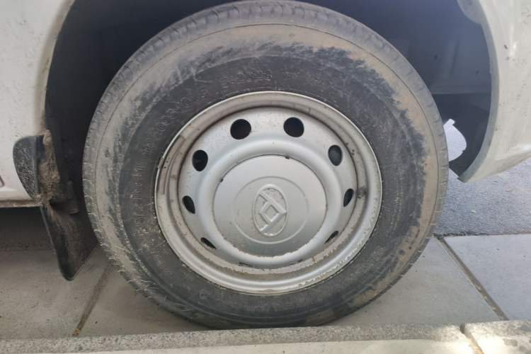 Used SAIC MAXUS Xintu V80 2021 2.0T Manual Classic Aoyuntong 127 PS Mid-axle Mid-roof 6/7/8/9-Seater Right Front Wheel Hub