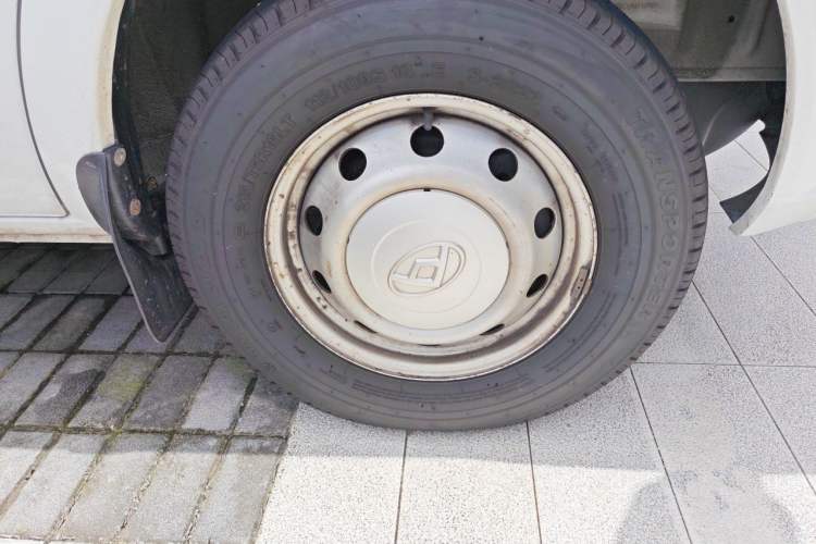 Used SAIC MAXUS Xintu V80 2021 2.0T Manual Classic Aoyuntong 127 PS Mid-axle Mid-roof 6/7/8/9-Seater Right Front Wheel Hub