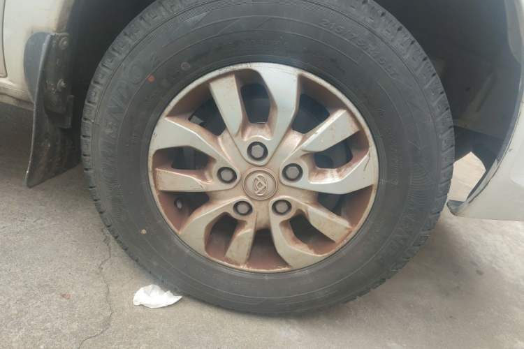 Used SAIC MAXUS Xintu V80 2021 2.0T PLUS Manual Aoyuntong Short Wheelbase Mid-Roof 5/6-Seater Right Front Wheel Hub