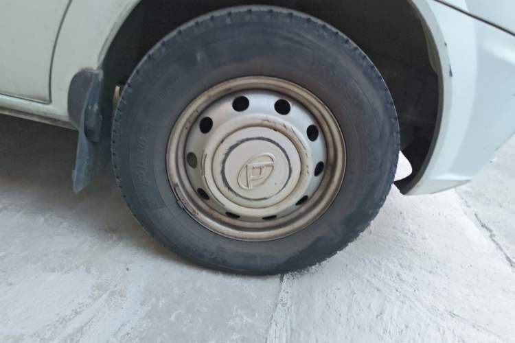 Used SAIC MAXUS Xintu V80  Right Front Wheel Hub