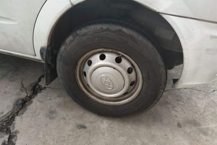Used SAIC MAXUS Xintu V80 2021 2.0T Manual Classic Aoyuntong Long Wheelbase Mid-Roof 6/7/8/9-Seater Right Front Wheel Hub