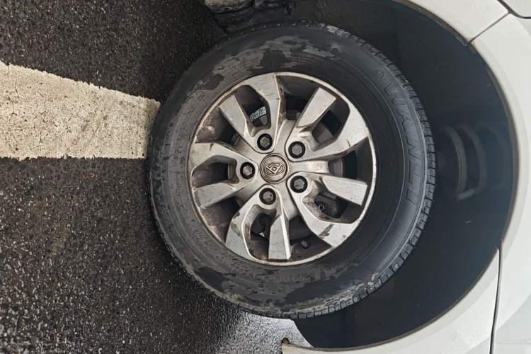 Used SAIC MAXUS Xintu V80 2021 2.0T AMT Classic Aoyuntong Short Wheelbase Ultra-Low Roof 5/6-Seater Right Front Wheel Hub