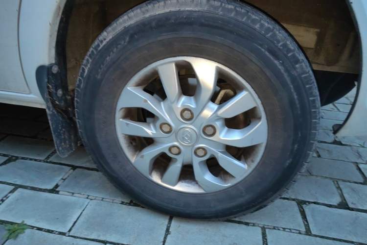 Used SAIC MAXUS Xintu V80 2021 2.0T PLUS AMT All-Rounder Short Wheelbase Mid-Roof 5/6/7/8/9-Seater Right Front Wheel Hub
