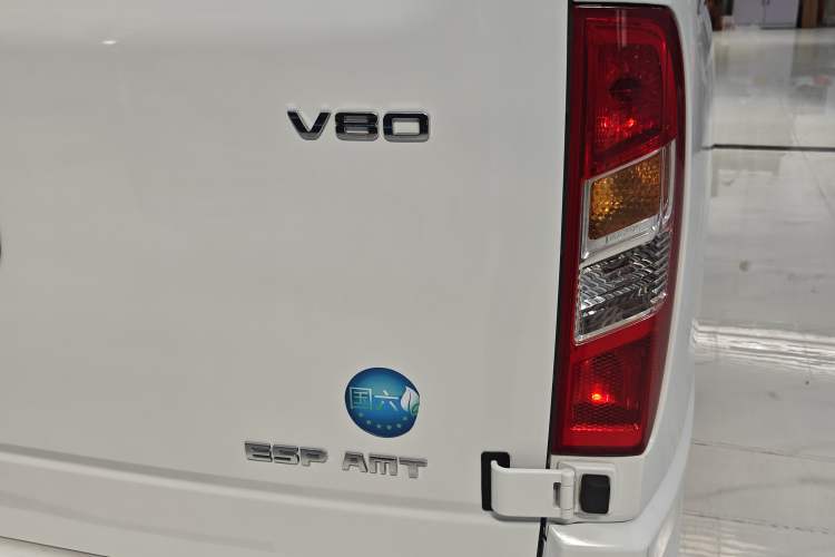 Used SAIC MAXUS Xintu V80 2021 2.0T AMT Classic Aoyuntong Long Wheelbase Mid-Roof 6/7/8/9-Seater Right Rear Taillight