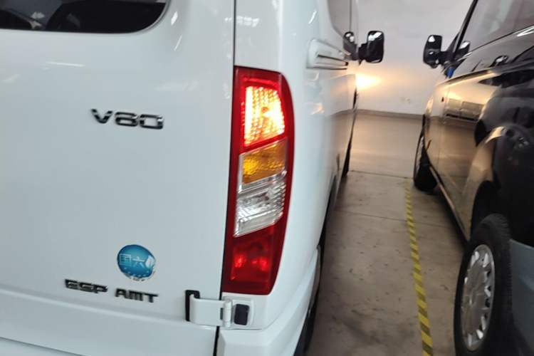 Used SAIC MAXUS Xintu V80 2021 2.0T PLUS AMT City Edition Short Wheelbase Ultra-Low Roof 5/6-Seater Right Rear Taillight