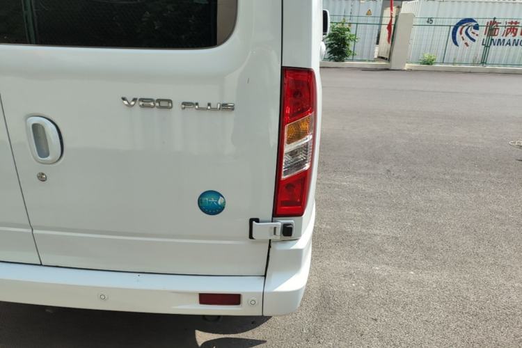 Used SAIC MAXUS Xintu V80 2021 2.0T AMT Classic Aoyuntong Short Wheelbase Mid-Roof 5/6-Seater Right Rear Taillight