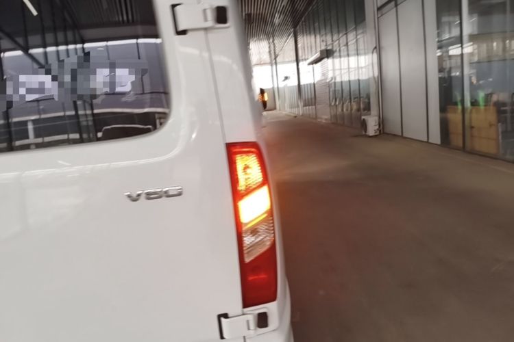 Used SAIC MAXUS Xintu V80 2021 2.0T Manual Classic Aoyuntong Long Wheelbase Mid-Roof 6/7/8/9-Seater Right Rear Taillight