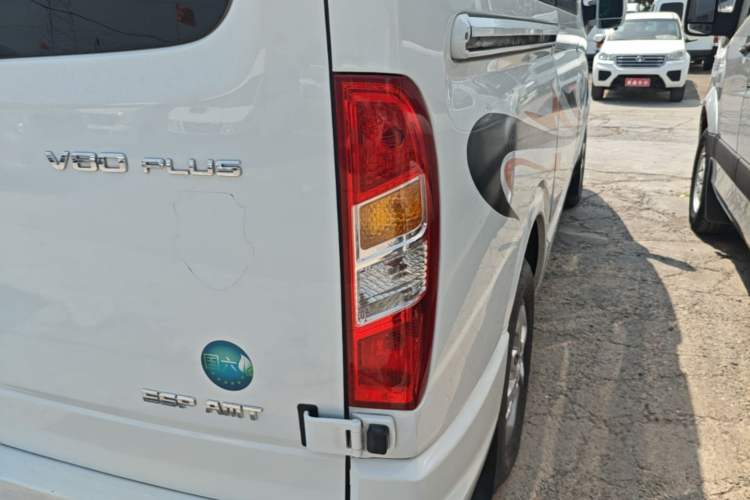 Used SAIC MAXUS Xintu V80 2021 2.0T PLUS AMT City Edition Short Wheelbase Ultra-Low Roof 5/6-Seater Right Rear Taillight