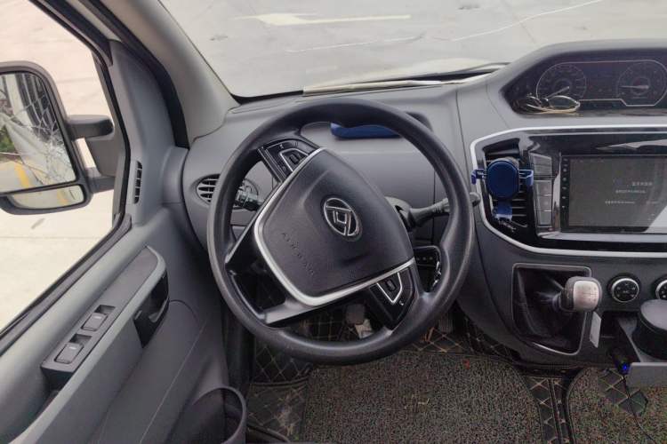 Used SAIC MAXUS Xintu V80  Steering Wheel