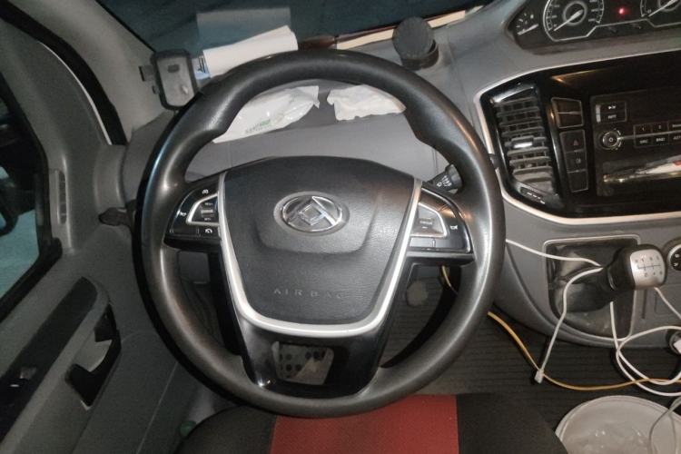 Used SAIC MAXUS Xintu V80 2021 2.0T Manual Classic Aoyuntong Long Wheelbase Mid-Roof 6/7/8/9-Seater Steering Wheel