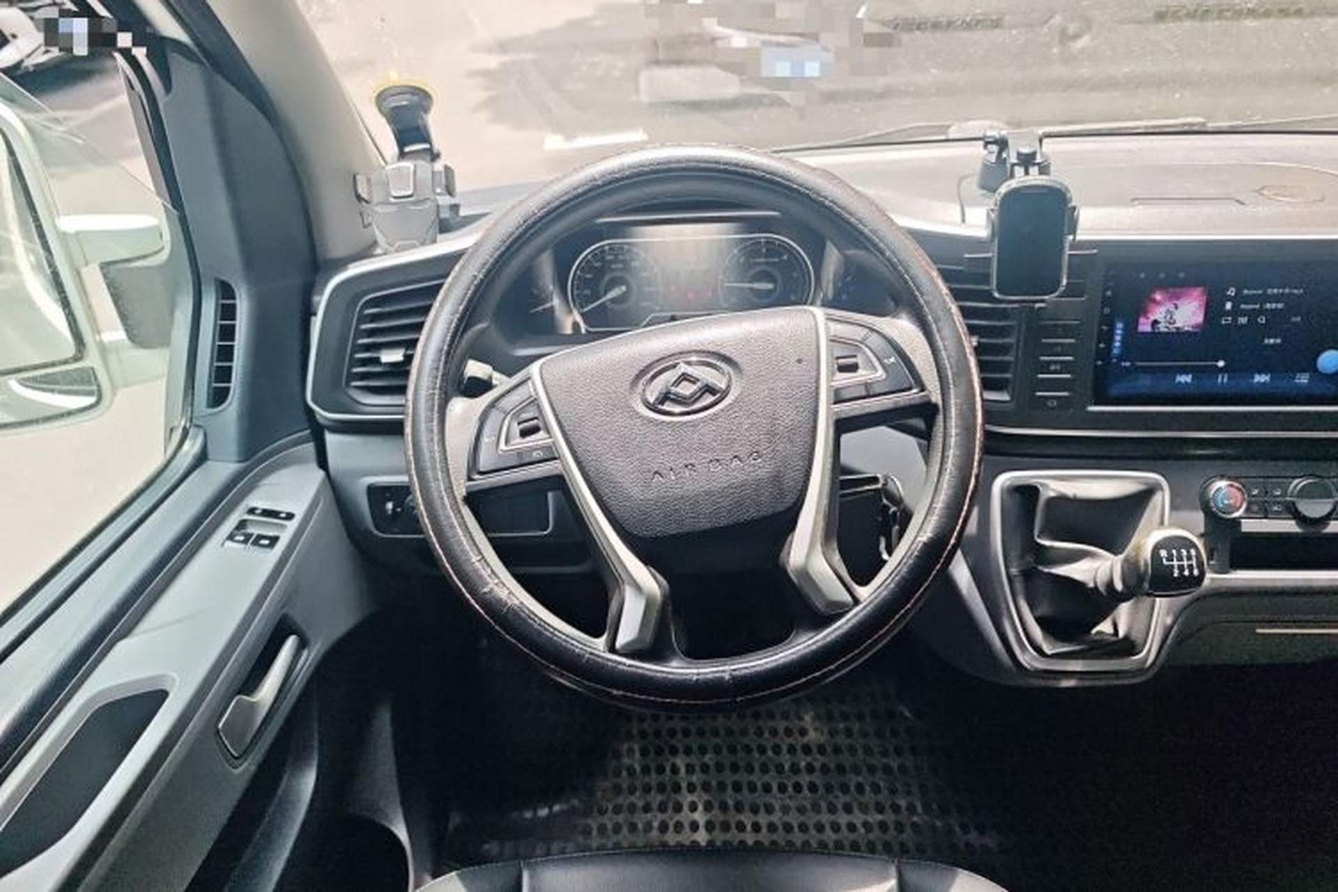 Used SAIC MAXUS Xintu V80 2021 2.0T Manual Classic Aoyuntong Short Wheelbase Ultra-Low Roof 5/6-Seater Steering Wheel