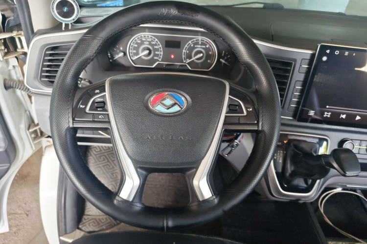 Used SAIC MAXUS Xintu V80 2021 2.0T PLUS AMT All-in-One King Long Wheelbase Mid-Roof Design—6/7/8/9-Seater Steering Wheel