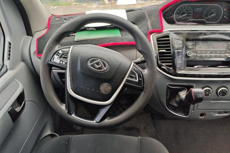Used SAIC MAXUS Xintu V80 2021 2.0T Manual Classic Aoyuntong Long Wheelbase High-Roof 6/7/8/9-Seater Steering Wheel