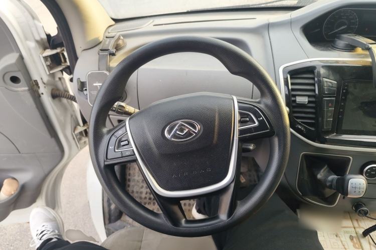 Used SAIC MAXUS Xintu V80 2021 2.0T Manual Classic City Delivery King Long Wheelbase High Roof 3 Seats Steering Wheel