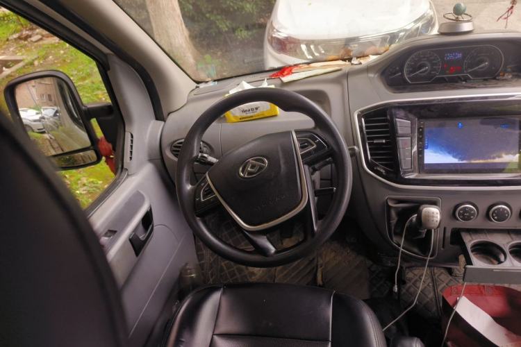 Used SAIC MAXUS Xintu V80 2021 2.0T Manual Classic Aoyuntong Long Wheelbase Mid-Roof 6/7/8/9-Seater Steering Wheel