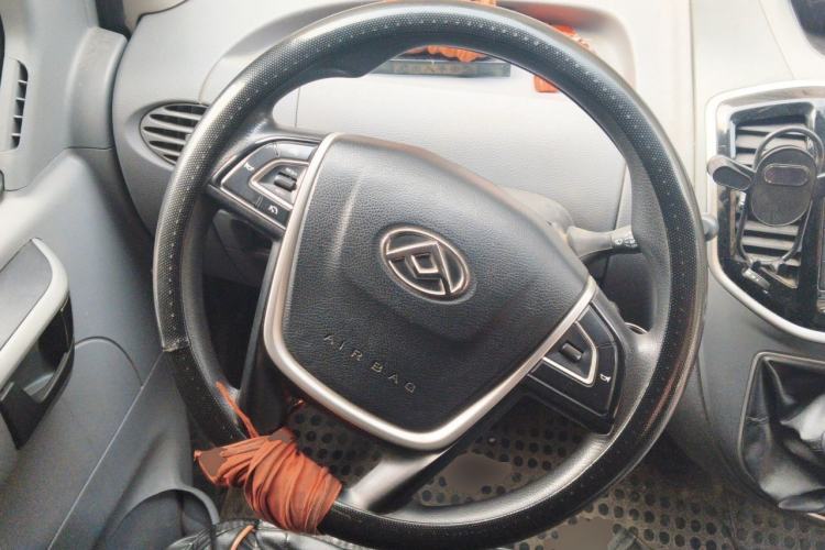 Used SAIC MAXUS Xintu V80 2021 2.0T Manual Classic Aoyuntong Long Wheelbase Mid-Roof 6/7/8/9-Seater Steering Wheel