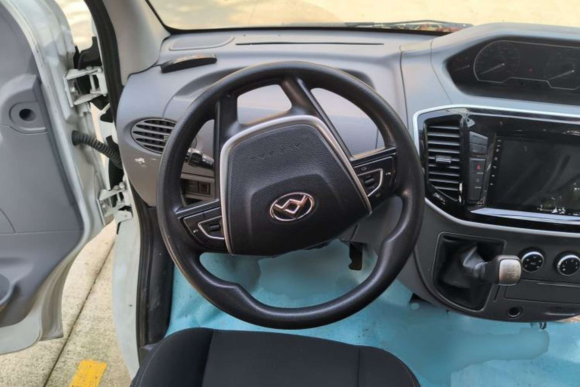 Used SAIC MAXUS Xintu V80  Steering Wheel