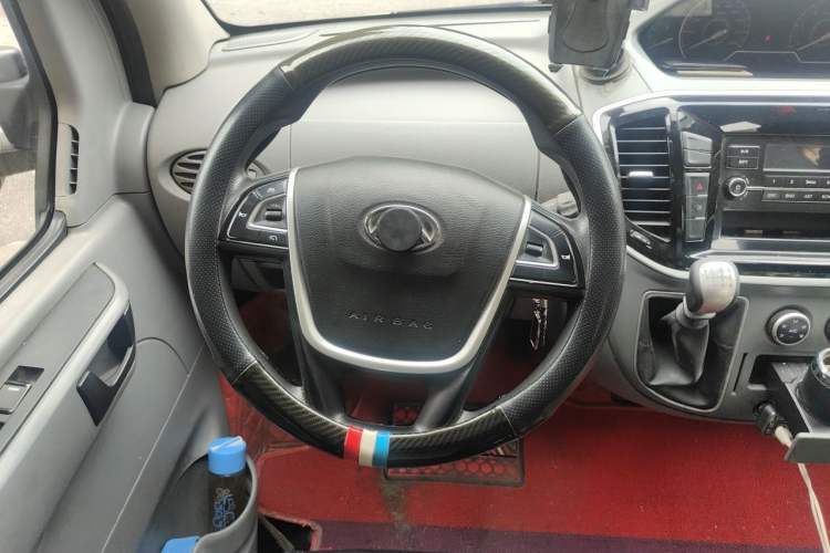 Used SAIC MAXUS Xintu V80 2021 2.0T Manual Classic Aoyuntong Long Wheelbase High-Roof 6/7/8/9-Seater Steering Wheel