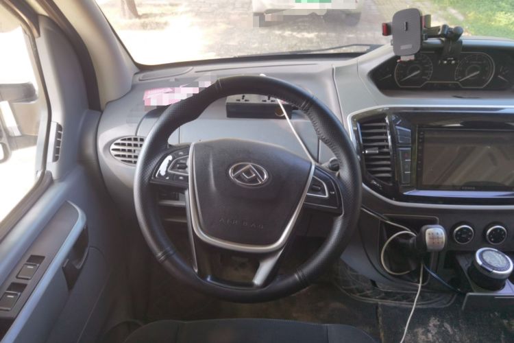 Used SAIC MAXUS Xintu V80 2021 2.0T Manual Classic Aoyuntong Long Wheelbase Mid-Roof 6/7/8/9-Seater Steering Wheel