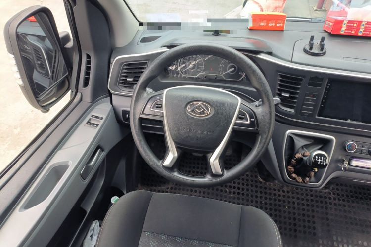 Used SAIC MAXUS Xintu V80 2021 2.0T Manual Classic Aoyuntong 127 PS Mid-axle Mid-roof 6/7/8/9-Seater Steering Wheel