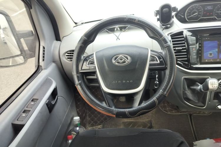 Used SAIC MAXUS Xintu V80 2021 2.0T Manual Classic Aoyuntong Short Wheelbase Ultra-Low Roof 5/6-Seater Steering Wheel