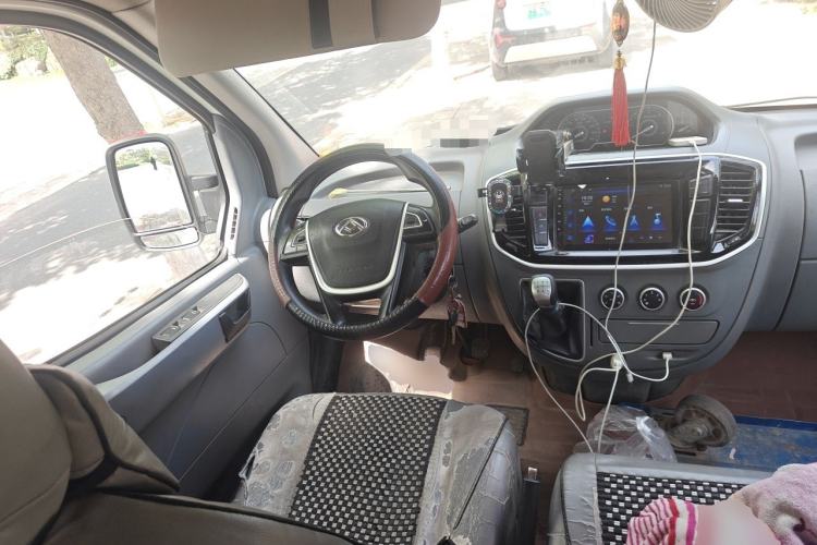 Used SAIC MAXUS Xintu V80 2021 2.0T Manual Classic Aoyuntong Long Wheelbase Mid-Roof 6/7/8/9-Seater Steering Wheel