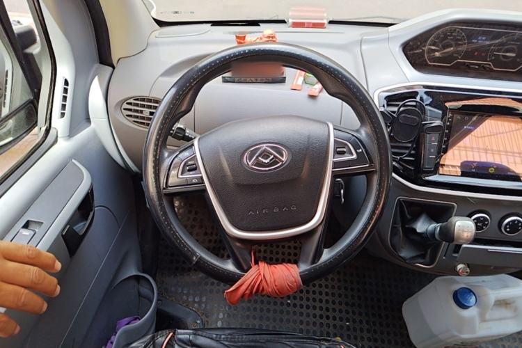 Used SAIC MAXUS Xintu V80 2021 2.0T Manual Classic Aoyuntong Long Wheelbase Mid-Roof 6/7/8/9-Seater Steering Wheel