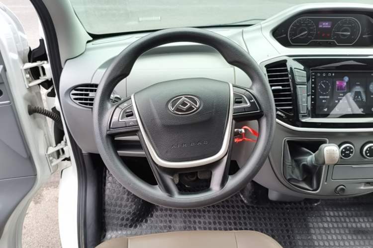 Used SAIC MAXUS Xintu V80 2021 2.0T Manual Classic Aoyuntong Long Wheelbase Mid-Roof 6/7/8/9-Seater Steering Wheel