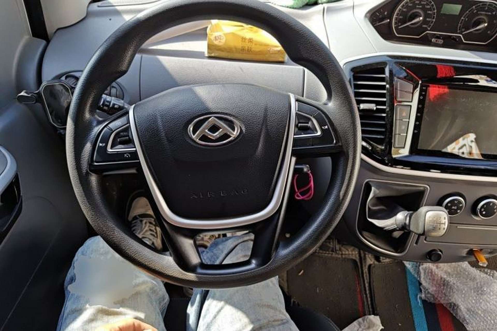 Used SAIC MAXUS Xintu V80 2021 2.0T Manual Classic Aoyuntong Short Wheelbase Ultra-Low Roof 5/6-Seater Steering Wheel