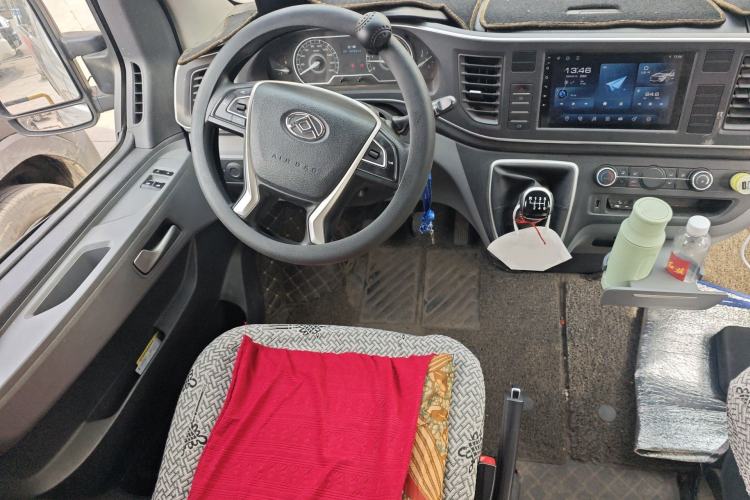 Used SAIC MAXUS Xintu V80 2021 2.0T Manual Classic Aoyuntong 127 PS Mid-axle Mid-roof 6/7/8/9-Seater Steering Wheel