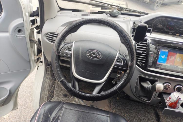 Used SAIC MAXUS Xintu V80 2021 2.0T Manual Classic Aoyuntong Long Wheelbase Mid-Roof 6/7/8/9-Seater Steering Wheel