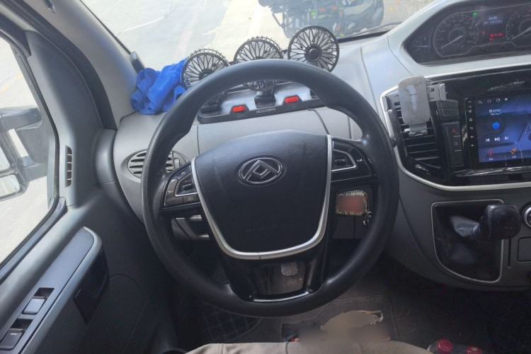 Used SAIC MAXUS Xintu V80 2021 2.0T Manual Classic Aoyuntong Long Wheelbase Mid-Roof 6/7/8/9-Seater Steering Wheel