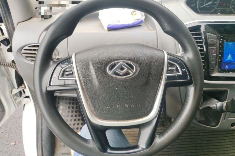 Used SAIC MAXUS Xintu V80 2021 2.0T Manual Classic City Delivery King Long Wheelbase Mid-Roof 3 Seats Steering Wheel