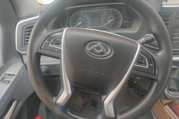 Used SAIC MAXUS Xintu V80 2021 2.0T PLUS Manual Aoyuntong Short Wheelbase Mid-Roof 5/6-Seater Steering Wheel