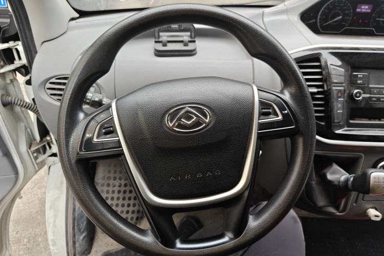 Used SAIC MAXUS Xintu V80 2021 2.0T Manual Classic Aoyuntong Short Wheelbase Mid-Roof 5/6-Seater Steering Wheel