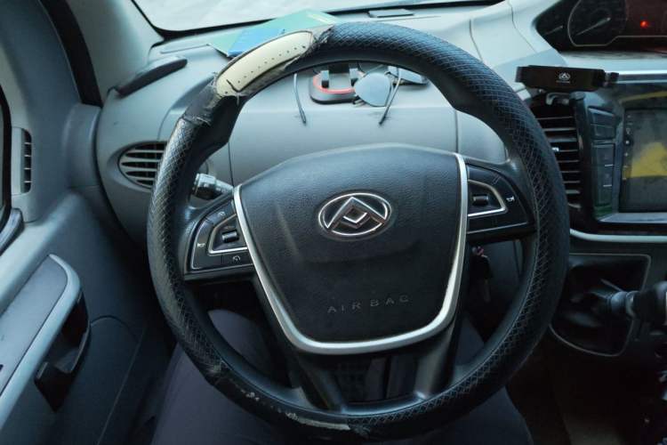 Used SAIC MAXUS Xintu V80  Steering Wheel