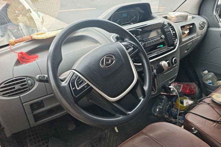 Used SAIC MAXUS Xintu V80 2021 2.0T Manual Classic Aoyuntong Long Wheelbase Mid-Roof 6/7/8/9-Seater Steering Wheel