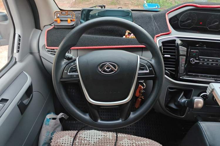 Used SAIC MAXUS Xintu V80  Steering Wheel