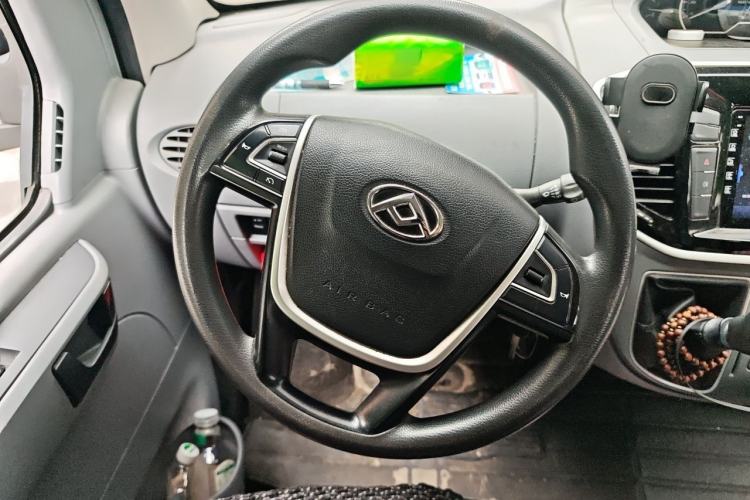 Used SAIC MAXUS Xintu V80 2021 2.0T Manual Classic Aoyuntong Short Wheelbase Mid-Roof 5/6-Seater Steering Wheel