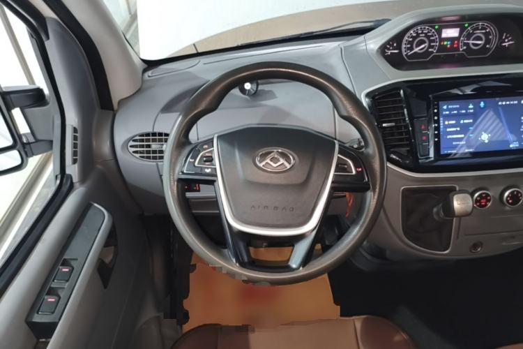 Used SAIC MAXUS Xintu V80 2021 2.0T Manual Classic Aoyuntong Long Wheelbase Mid-Roof 6/7/8/9-Seater Steering Wheel