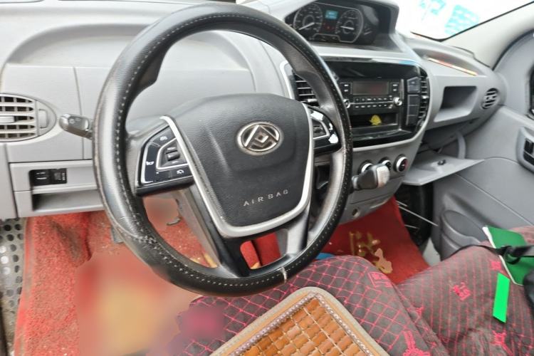 Used SAIC MAXUS Xintu V80 2021 2.0T Manual Classic Aoyuntong Long Wheelbase Mid-Roof 6/7/8/9-Seater Steering Wheel