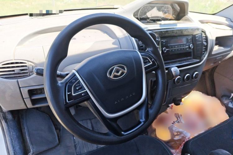 Used SAIC MAXUS Xintu V80 2021 2.0T Manual Classic Aoyuntong Short Wheelbase Mid-Roof 5/6-Seater Steering Wheel