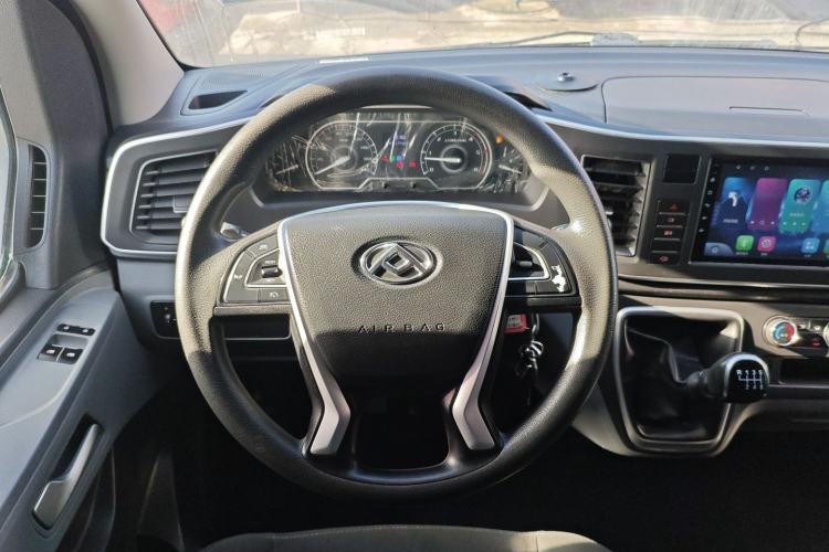 Used SAIC MAXUS Xintu V80 2021 2.0T PLUS Manual All-Around King Long Wheelbase Mid-Roof Variant with 6/7/8/9 Seats Steering Wheel