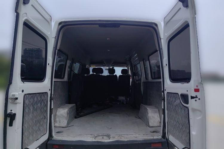 Used SAIC MAXUS Xintu V80  Trunk