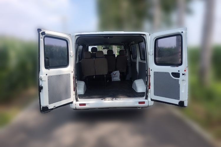 Used SAIC MAXUS Xintu V80 2021 2.0T Manual Classic Aoyuntong Short Wheelbase Ultra-Low Roof 5/6-Seater Trunk