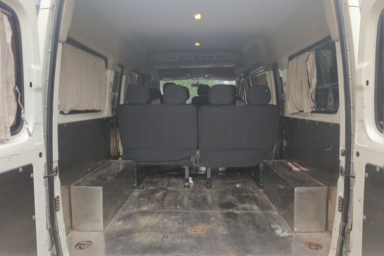 Used SAIC MAXUS Xintu V80 2021 2.0T AMT Classic Aoyuntong 127 PS Mid-axle Mid-roof 6/7/8/9-Seater Trunk